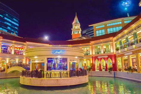 is there a casino by venice taguig